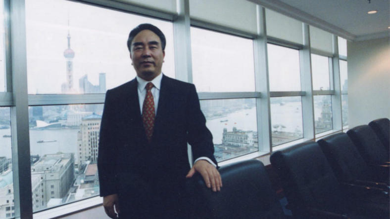 有人建议辽宁政府应该去美国报纸上打整版广告:仰融先生,我们错了,您回来吧!